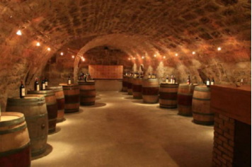 Cave des vignerons  mairie de Puy-l'Evêque